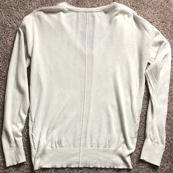 Banana Republic Cream Sweater - Small - Picture 6 of 8